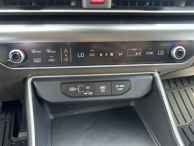 Photo of 2025 Flare Red Kia Carnival
