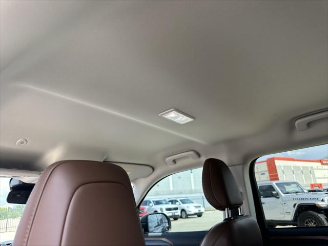 Photo of 2020 Silver Ice Metallic Chevrolet Equinox