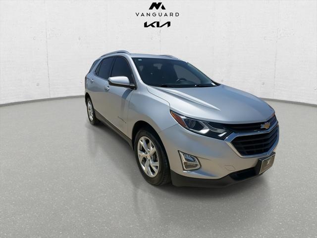 Photo of 2020 Silver Ice Metallic Chevrolet Equinox