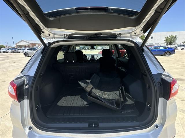 Photo of 2020 Silver Ice Metallic Chevrolet Equinox