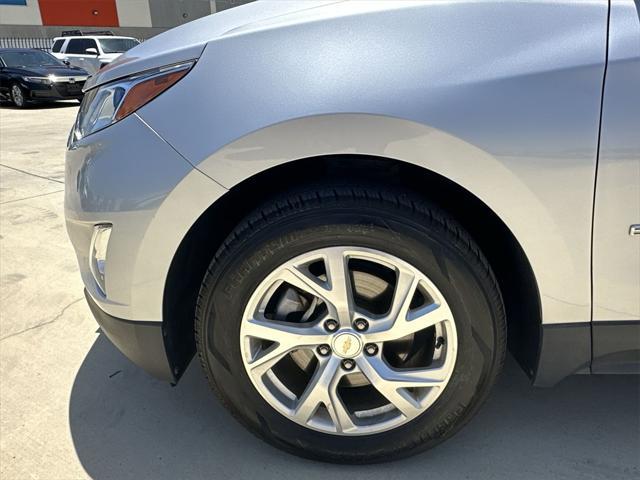 Photo of 2020 Silver Ice Metallic Chevrolet Equinox