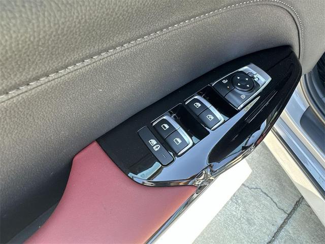Photo of 2026 Wolf Gray Kia K5