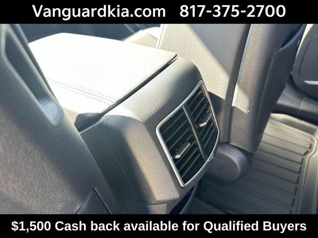 Photo of 2025 Snow White Pearl Kia Sportage Hybrid