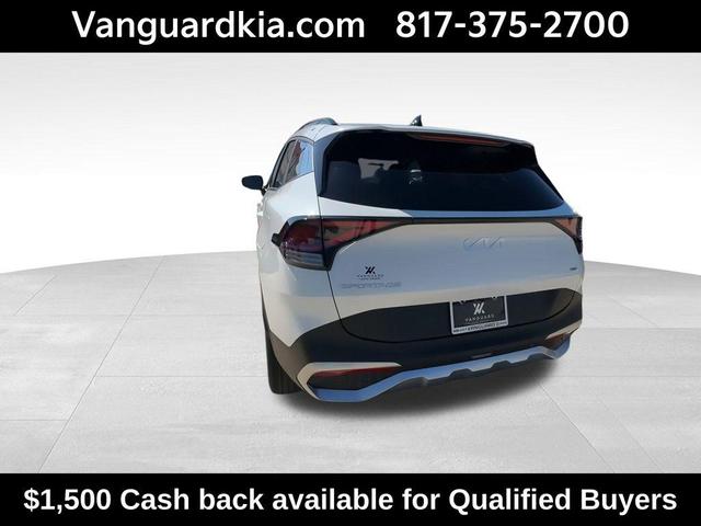 Photo of 2025 Snow White Pearl Kia Sportage Hybrid
