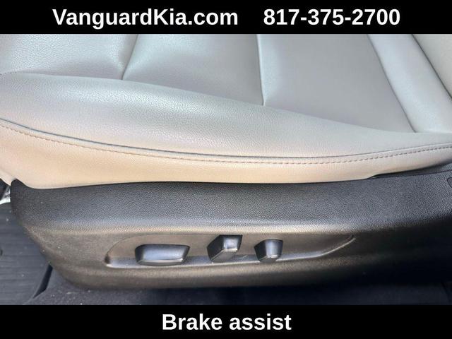 Photo of 2021 Radiant Silver Metallic Cadillac XT4