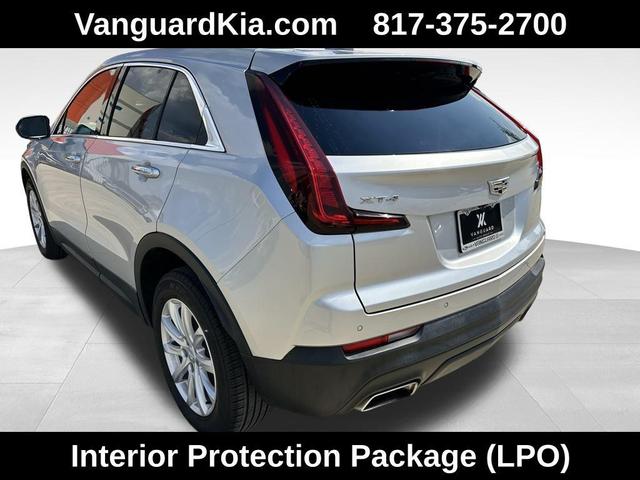 Photo of 2021 Radiant Silver Metallic Cadillac XT4