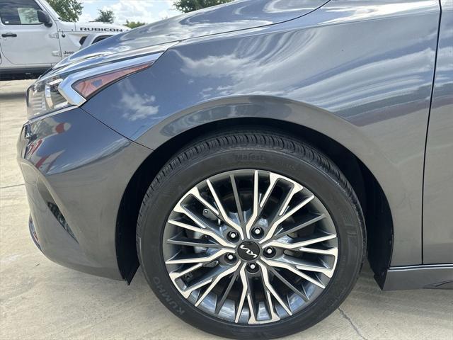 Photo of 2024 Gravity Gray Kia Forte