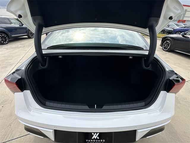 Photo of 2026 Snow White Pearl Kia K5