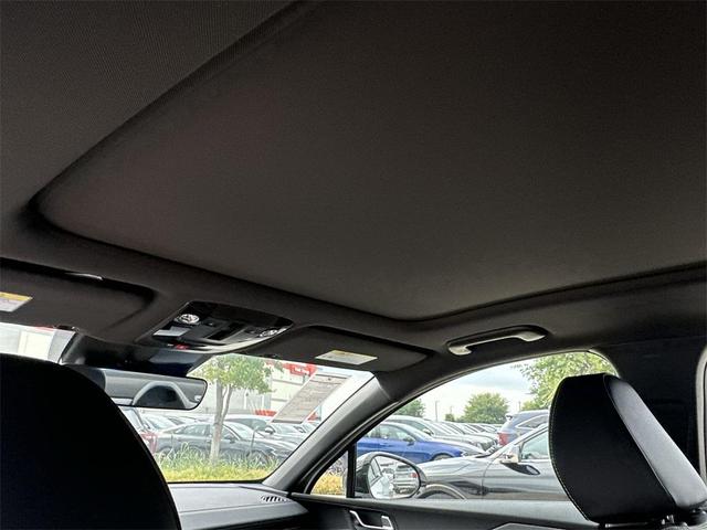 Photo of 2026 Snow White Pearl Kia K5