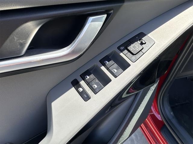 Photo of 2025 Runway Red Kia Niro
