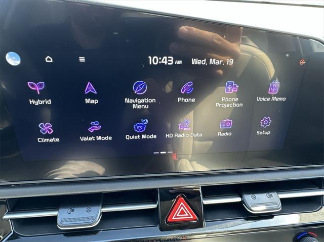 Photo of 2025 Runway Red Kia Niro