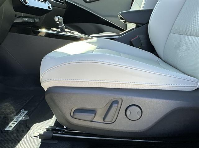 Photo of 2025 Runway Red Kia Niro