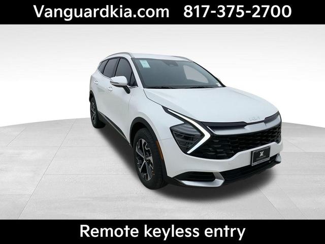 Photo of 2025 Snow White Pearl Kia Sportage Hybrid