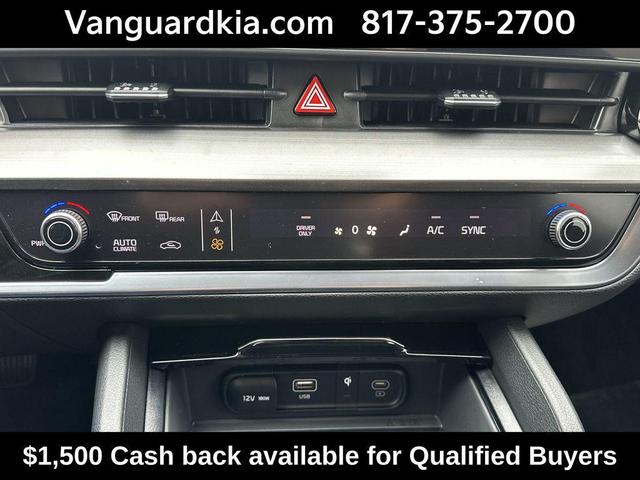 Photo of 2025 Snow White Pearl Kia Sportage Hybrid