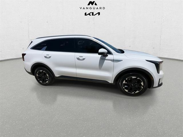 Photo of 2025 Glacial White Pearl Kia Sorento