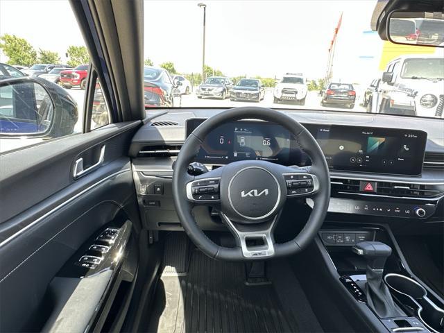 Photo of 2026 Yacht Blue Kia K5