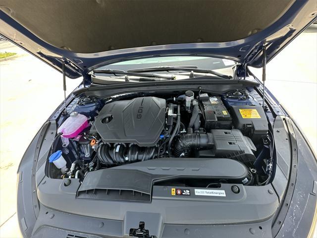 Photo of 2026 Yacht Blue Kia K5