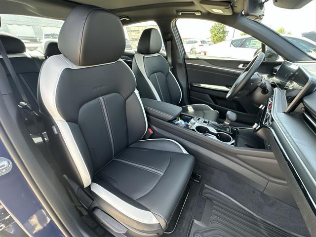 Photo of 2026 Yacht Blue Kia K5