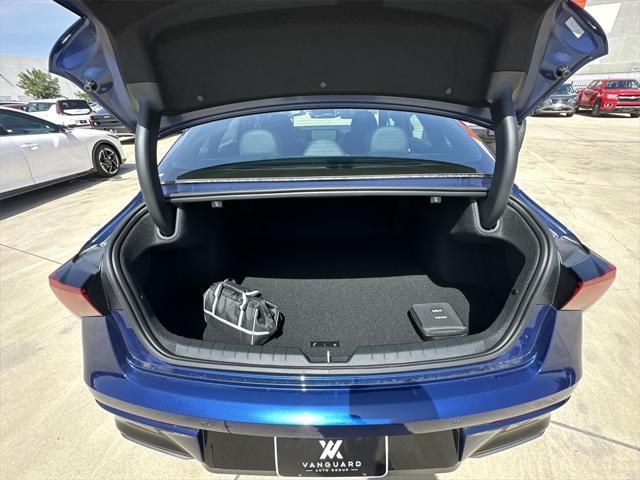 Photo of 2026 Yacht Blue Kia K5