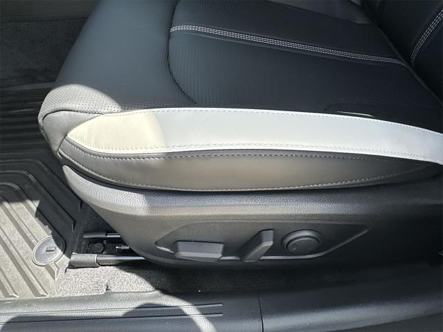 Photo of 2026 Yacht Blue Kia K5