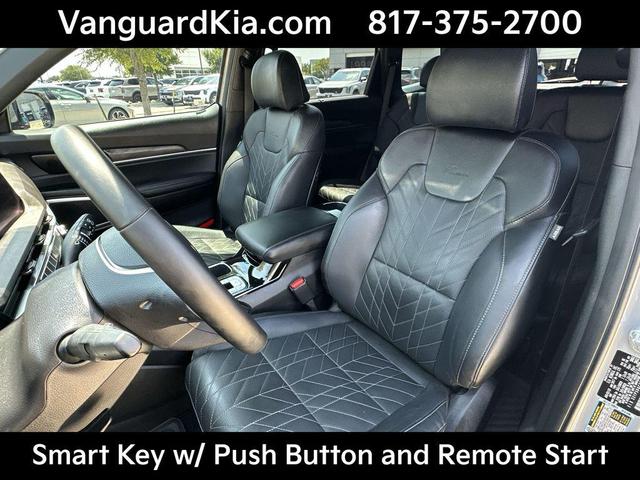 Photo of 2024 Wolf Gray Kia Telluride