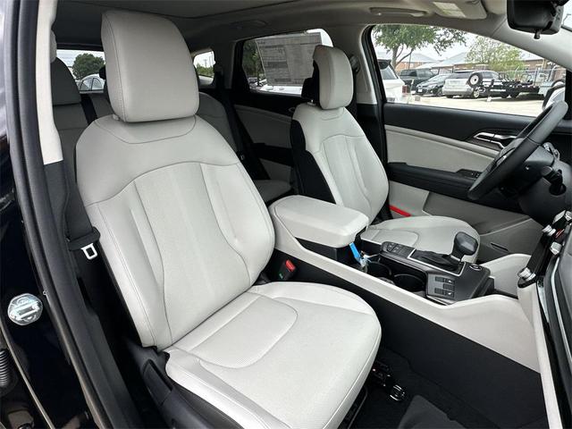 Photo of 2026 Ebony Black Kia Sportage