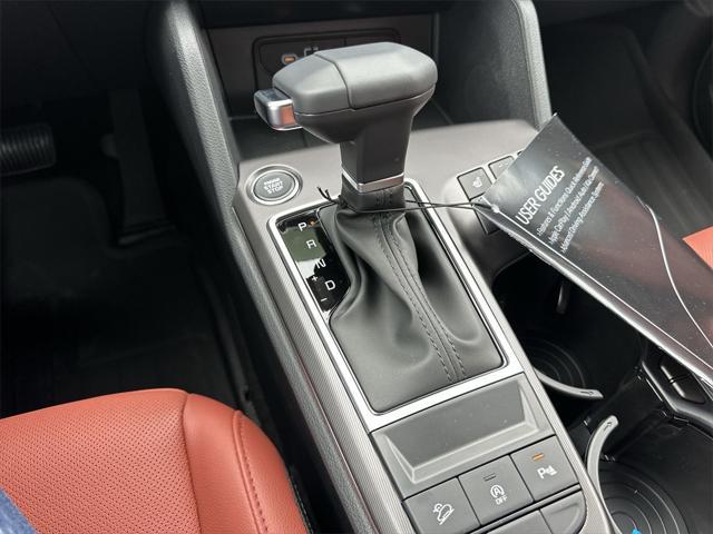 Photo of 2026 Glacial White Pearl Kia Sportage