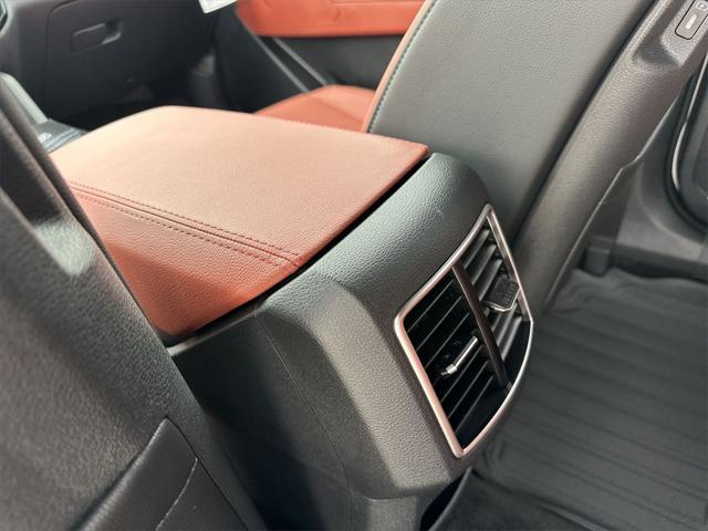 Photo of 2026 Glacial White Pearl Kia Sportage