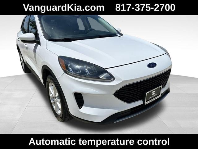 Photo of 2020 OXFORD WHITE Ford Escape