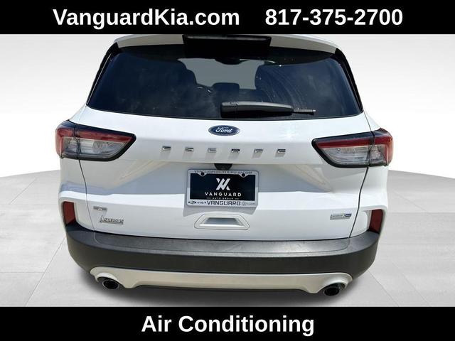 Photo of 2020 OXFORD WHITE Ford Escape