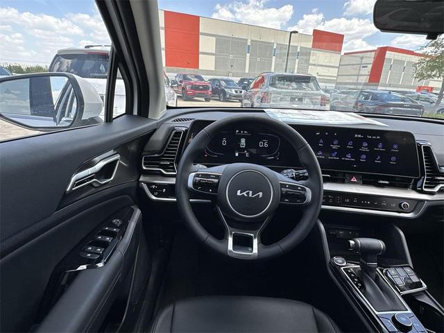 Photo of 2025 Glacial White Pearl Kia Sportage