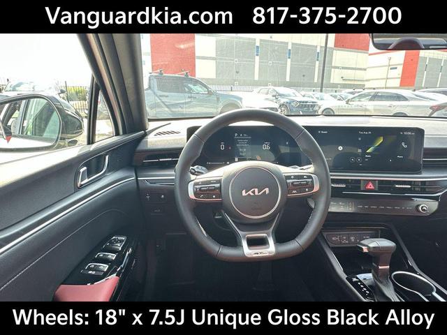 Photo of 2026 Snow White Pearl Kia K5