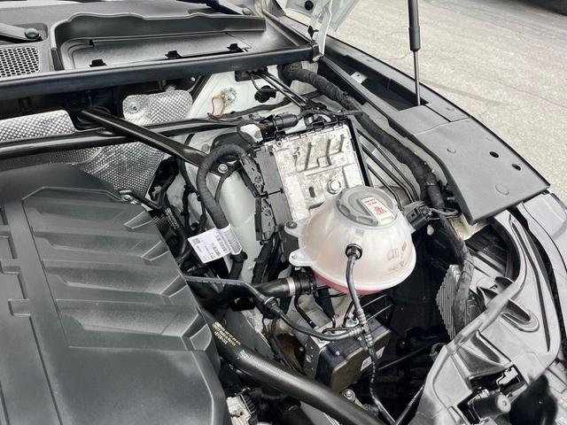 Photo of 2022 Glacier White Metallic Audi Q5