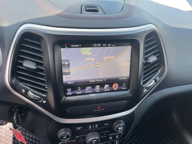 Photo of 2017 Diamond Black Jeep Cherokee