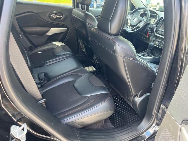 Photo of 2017 Diamond Black Jeep Cherokee