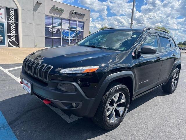 Photo of 2017 Diamond Black Jeep Cherokee
