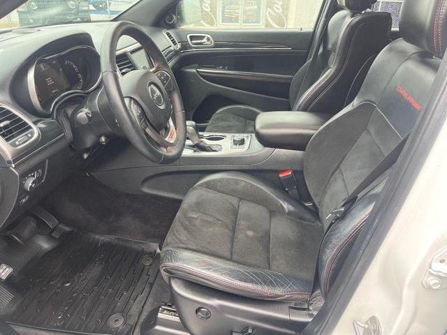 Photo of 2017 Bright White Clearcoat Jeep Grand Cherokee