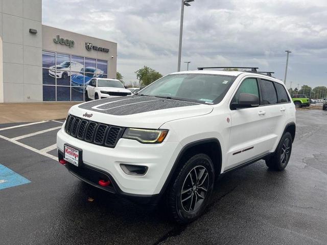 Photo of 2017 Bright White Clearcoat Jeep Grand Cherokee