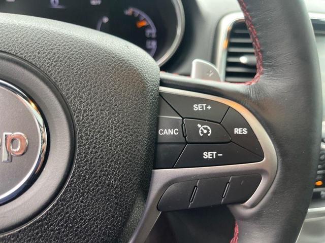 Photo of 2017 Bright White Clearcoat Jeep Grand Cherokee