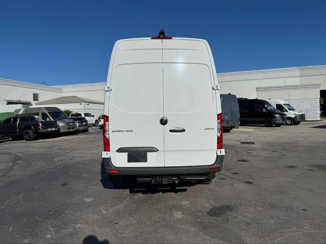 Photo of 2025 Arctic White Mercedes-Benz Sprinter 2500