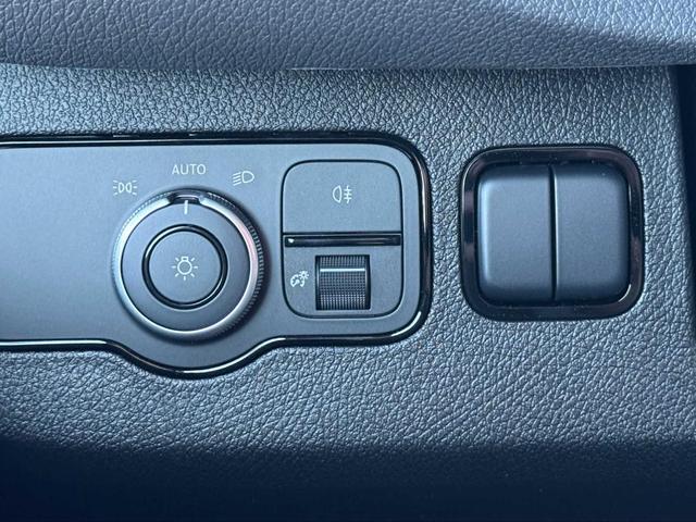 Photo of 2025 Arctic White Mercedes-Benz Sprinter 2500