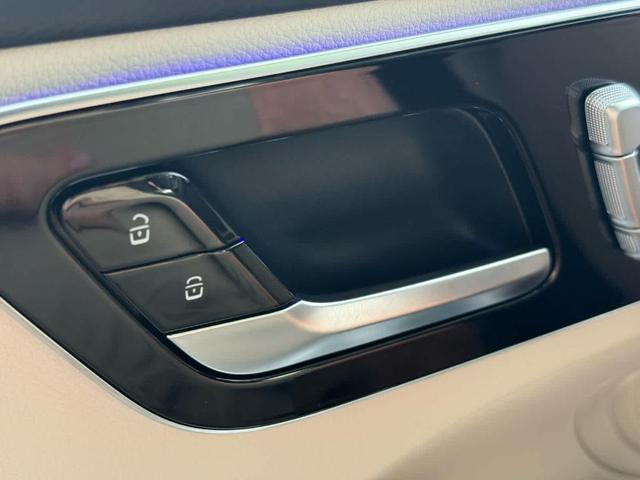 Photo of 2025 Polar White Mercedes-Benz C-Class