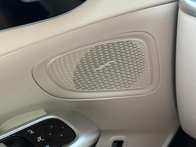 Photo of 2025 Polar White Mercedes-Benz C-Class