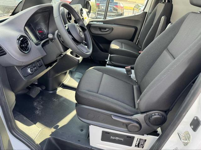 Photo of 2025 Arctic White Mercedes-Benz Sprinter 2500