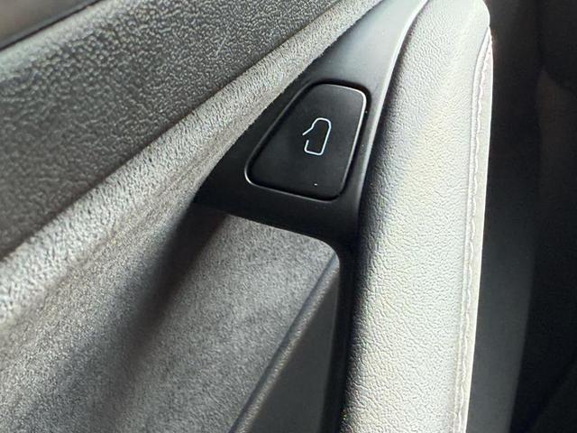 Photo of 2023 Midnight Silver Metallic Tesla Model 3