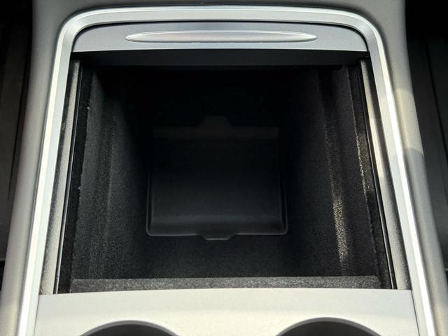 Photo of 2023 Midnight Silver Metallic Tesla Model 3