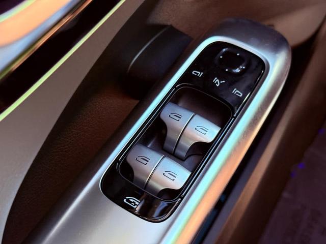 Photo of 2025 Black Mercedes-Benz C-Class