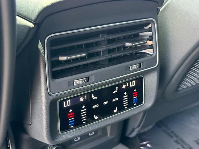 Photo of 2021 Orca Black Metallic Audi RS Q8