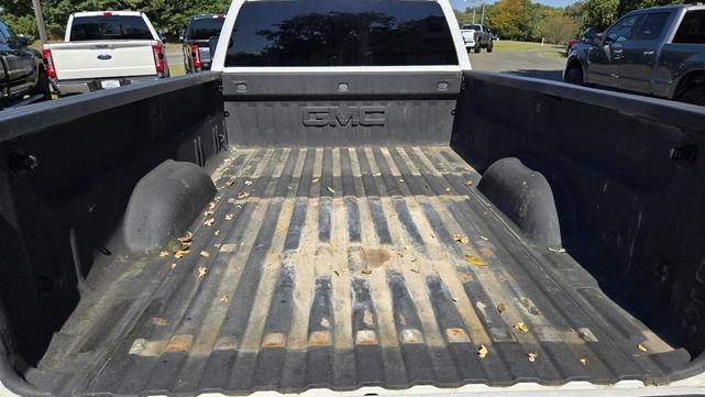 Photo of 2019 Summit White GMC Sierra 2500