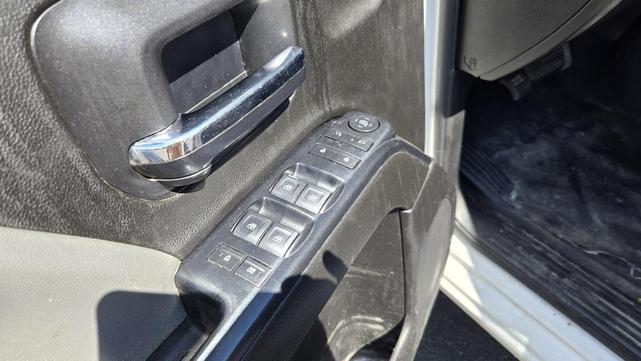 Photo of 2019 Summit White GMC Sierra 2500